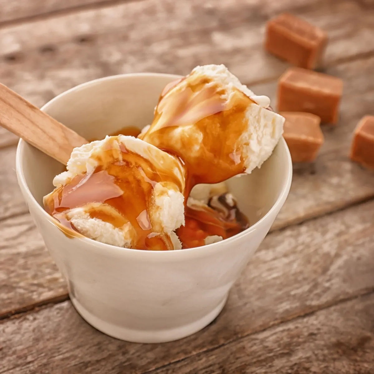 Vanilla Caramel Hamptons Crystal Candle 400g